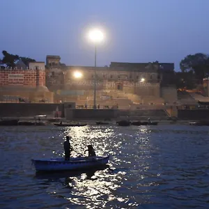 https://yogi-lodge.hotels-varanasi.com